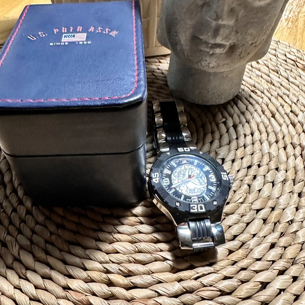 Watch - Picture 5 of 9